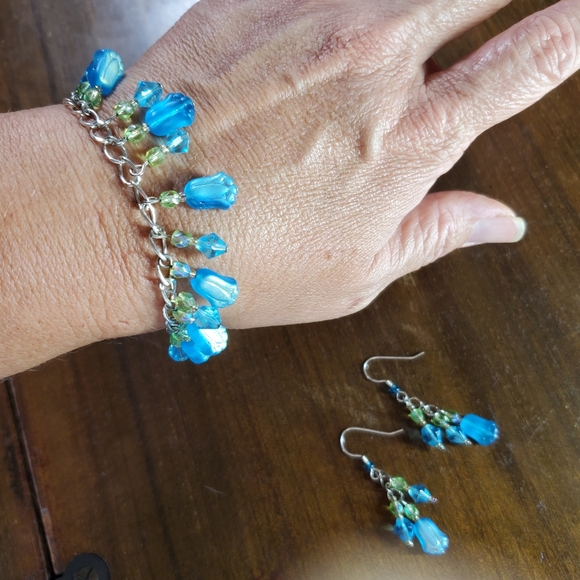 Tulip 7.5" Charm Bracelet Earrings Set Handmade Blue Czech Glass Flower Beaded - Picture 1 of 7